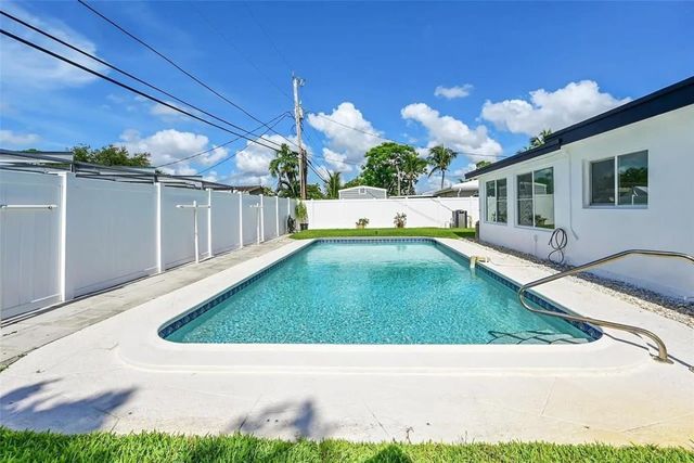 232 SW 9th Ct, Pompano Beach, FL 33060