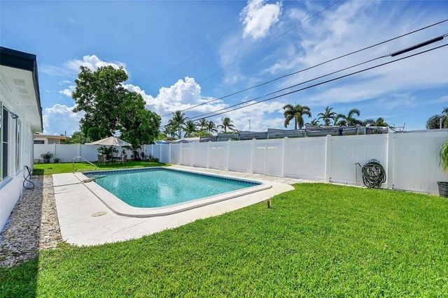 232 SW 9th Ct, Pompano Beach, FL 33060