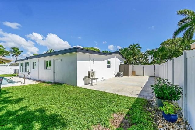 232 SW 9th Ct, Pompano Beach, FL 33060