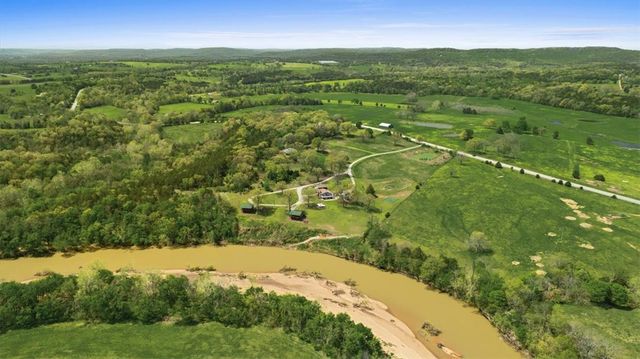 5421 Highway 143, Berryville, AR 72616