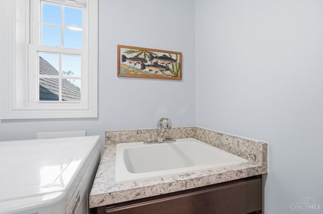 9504 West Avenue, Blue Ash, OH 45242