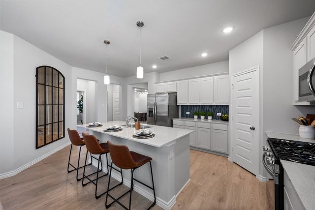 1808 Apache Circle, Cleburne, TX 76033