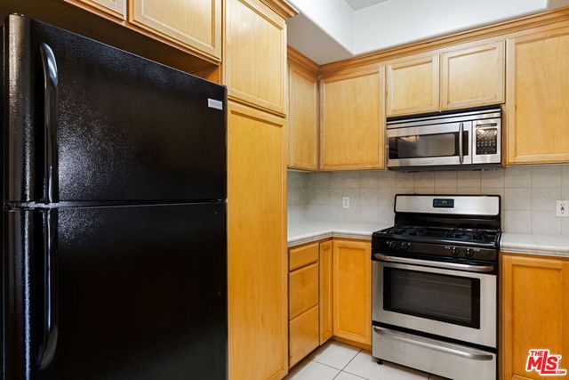 3328 OAKHURST Avenue 110, Los Angeles, CA 90034