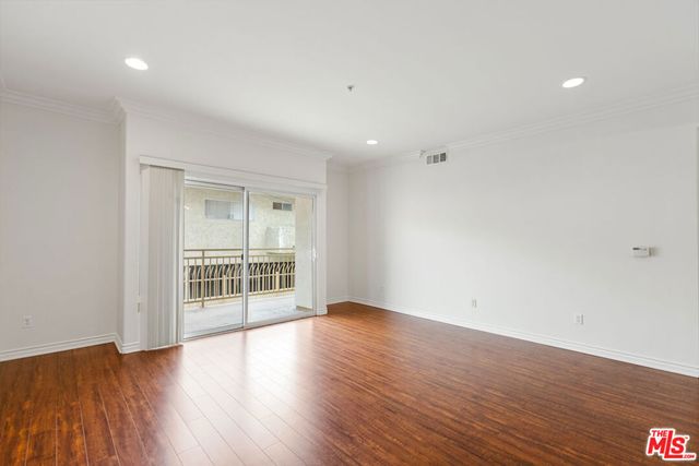 3328 OAKHURST Avenue 110, Los Angeles, CA 90034
