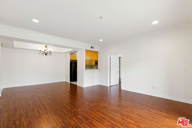 3328 OAKHURST Avenue 110, Los Angeles, CA 90034