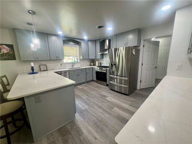 123 S Cumberland Avenue, Russellville, AR 72801
