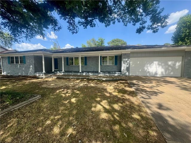 123 S Cumberland Avenue, Russellville, AR 72801