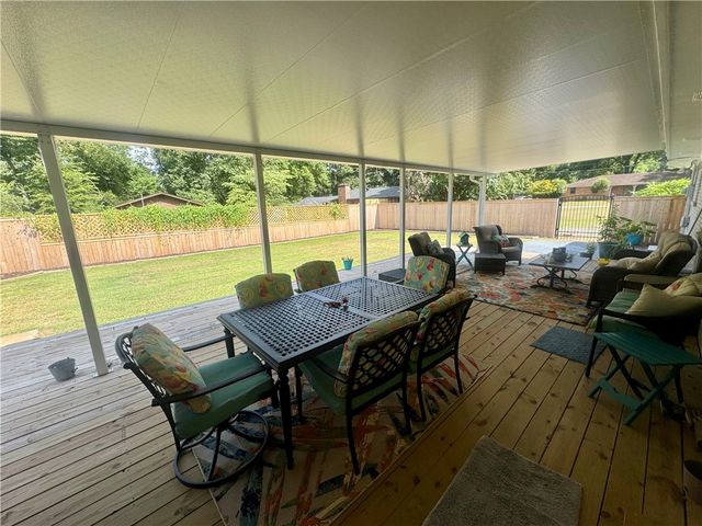 123 S Cumberland Avenue, Russellville, AR 72801