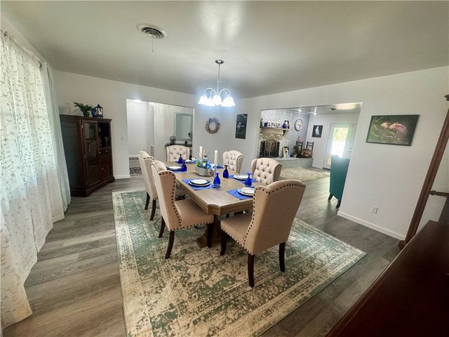 123 S Cumberland Avenue, Russellville, AR 72801