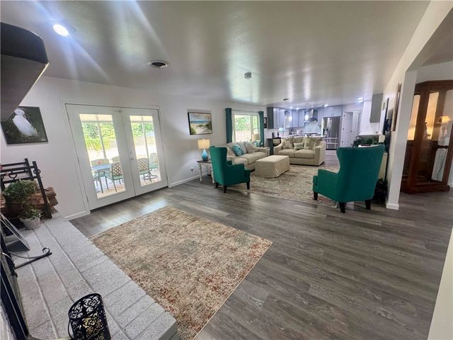 123 S Cumberland Avenue, Russellville, AR 72801