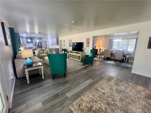 123 S Cumberland Avenue, Russellville, AR 72801