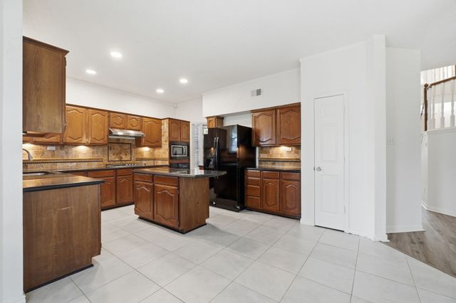 7840 Clover Leaf Drive, North Richland Hills, TX 76182