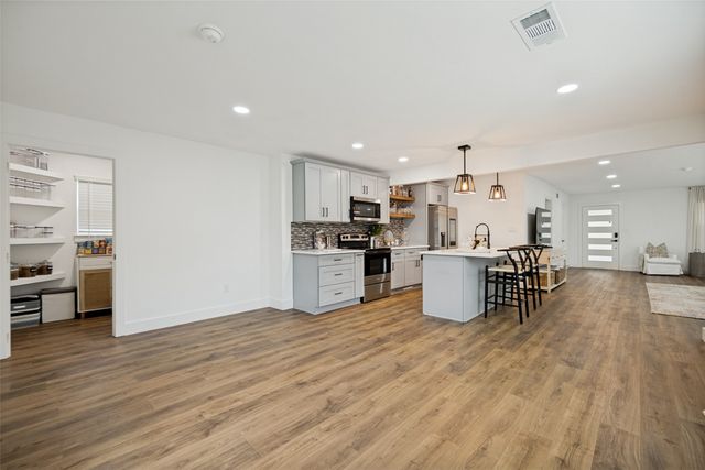 10229 San Juan Avenue, Dallas, TX 75228