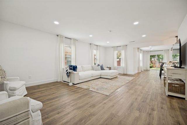 10229 San Juan Avenue, Dallas, TX 75228