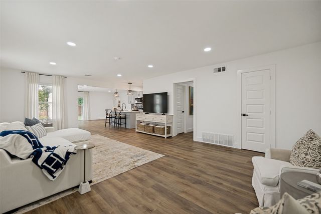 10229 San Juan Avenue, Dallas, TX 75228