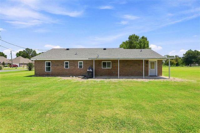 2429 Duplechin Lane, Moss Bluff, LA 70611