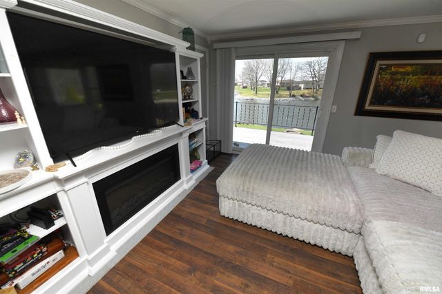 204 NORTHSHORE Drive, Morton, IL 61550