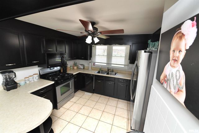 204 NORTHSHORE Drive, Morton, IL 61550