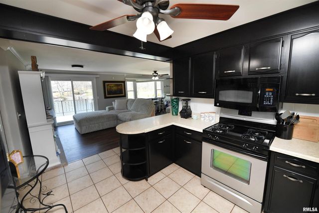 204 NORTHSHORE Drive, Morton, IL 61550