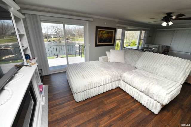 204 NORTHSHORE Drive, Morton, IL 61550