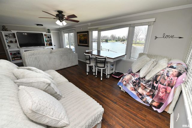 204 NORTHSHORE Drive, Morton, IL 61550