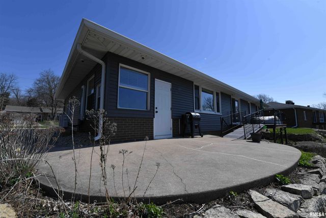 204 NORTHSHORE Drive, Morton, IL 61550