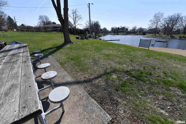 204 NORTHSHORE Drive, Morton, IL 61550