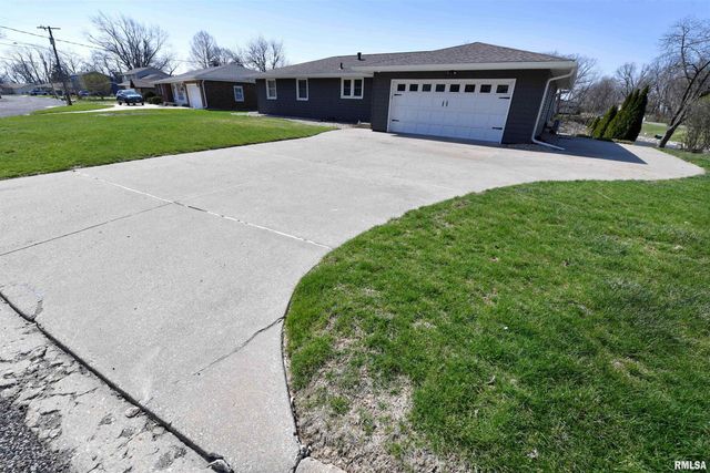 204 NORTHSHORE Drive, Morton, IL 61550