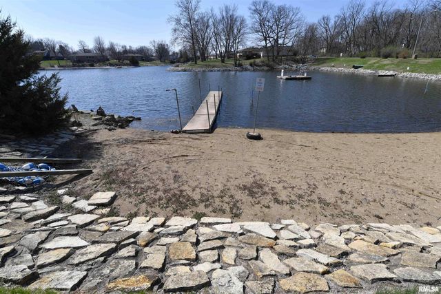 204 NORTHSHORE Drive, Morton, IL 61550