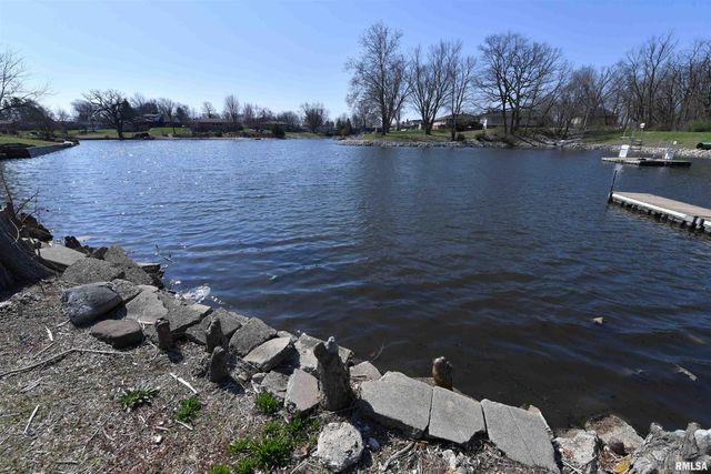 204 NORTHSHORE Drive, Morton, IL 61550