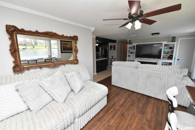 204 NORTHSHORE Drive, Morton, IL 61550