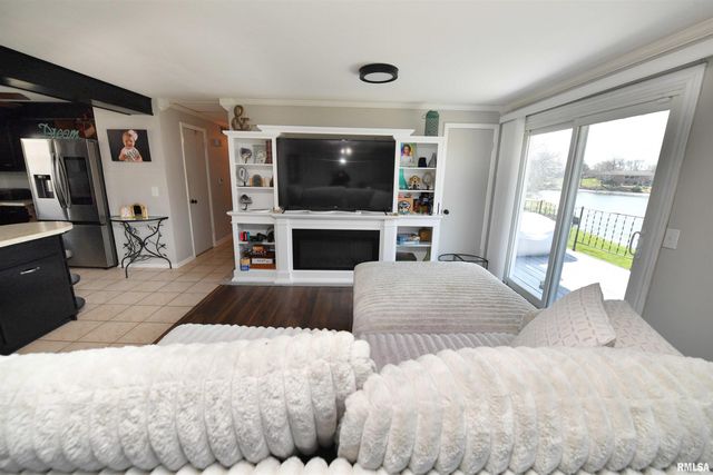 204 NORTHSHORE Drive, Morton, IL 61550