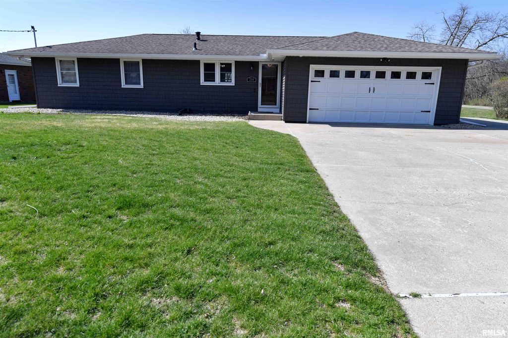 204 NORTHSHORE Drive, Morton, IL 61550