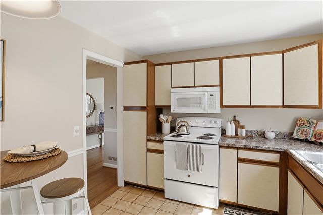 37 Oakmount Drive, Irondequoit, NY 14617