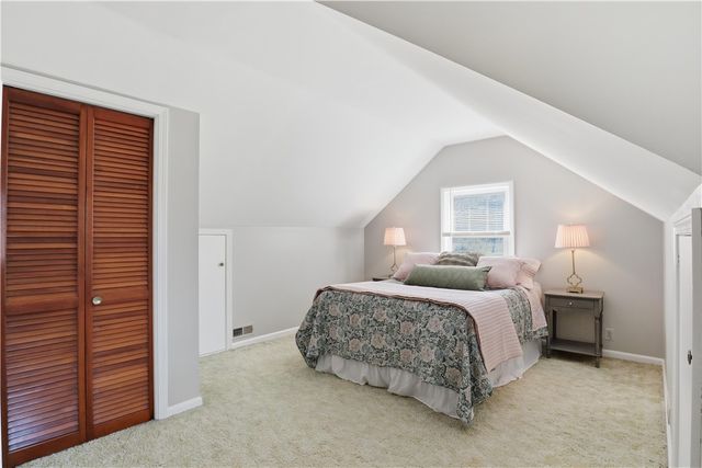 37 Oakmount Drive, Irondequoit, NY 14617