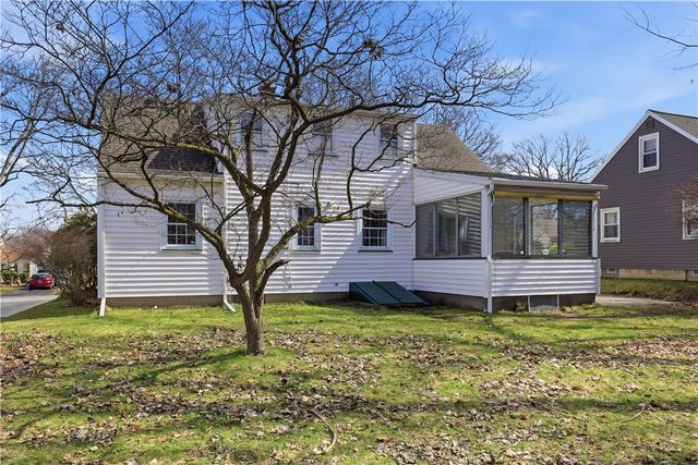 37 Oakmount Drive, Irondequoit, NY 14617