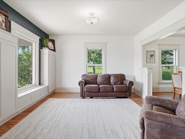 4245 W 4th Street, Waterloo, IA 50701