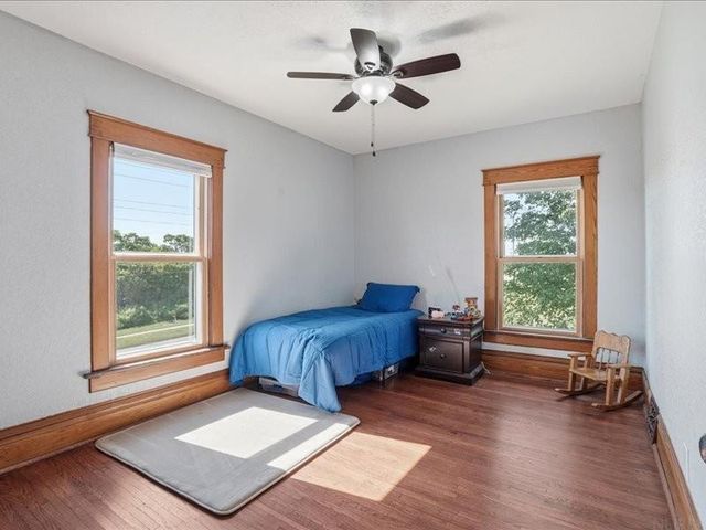 4245 W 4th Street, Waterloo, IA 50701