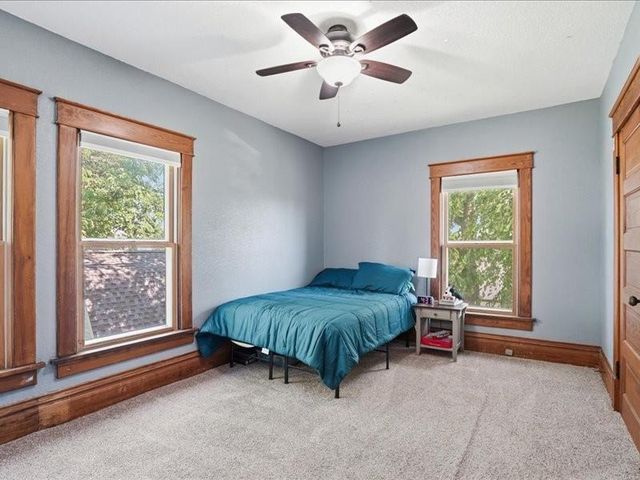 4245 W 4th Street, Waterloo, IA 50701