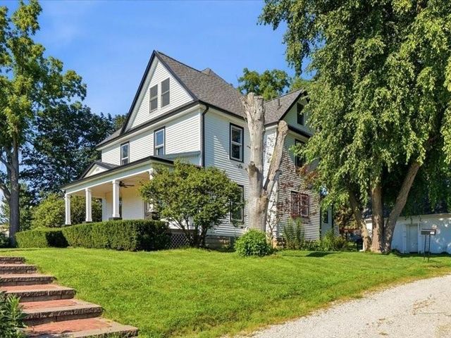 4245 W 4th Street, Waterloo, IA 50701