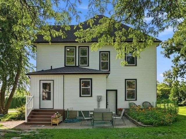 4245 W 4th Street, Waterloo, IA 50701