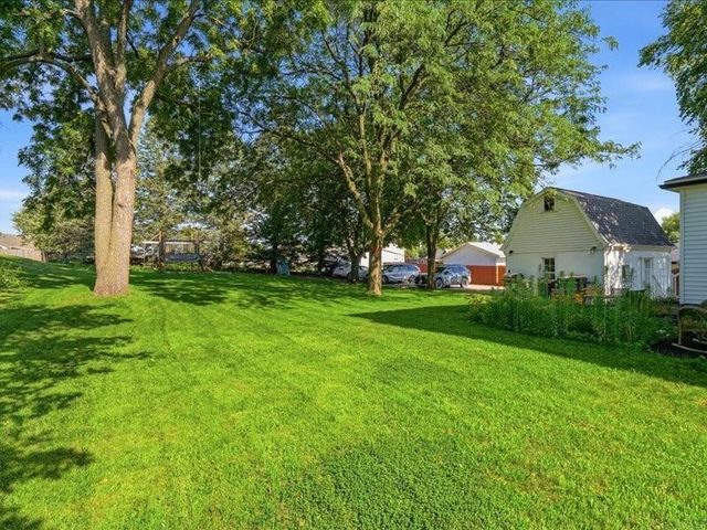 4245 W 4th Street, Waterloo, IA 50701