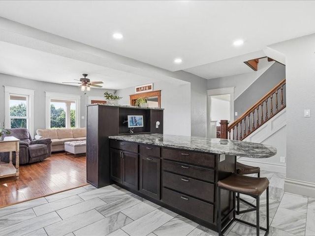 4245 W 4th Street, Waterloo, IA 50701