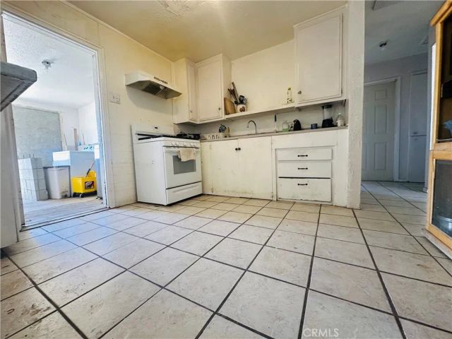 15026 Richmond, Victorville, CA 92394