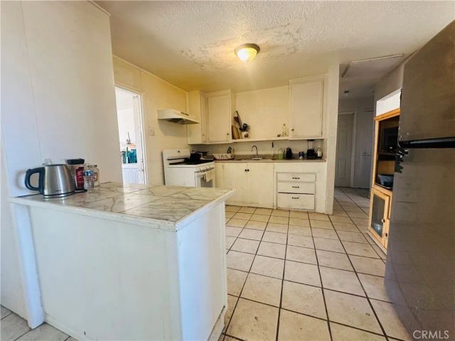 15026 Richmond, Victorville, CA 92394