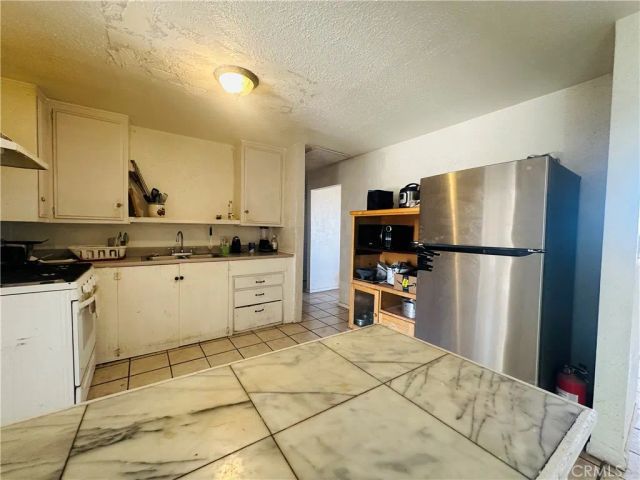 15026 Richmond, Victorville, CA 92394