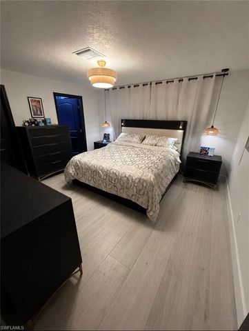 1475 N Larkwood SQ, Fort Myers, FL 33919