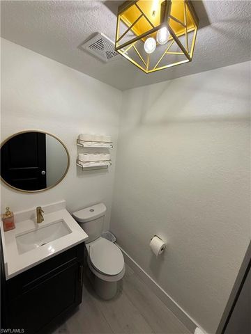 1475 N Larkwood SQ, Fort Myers, FL 33919