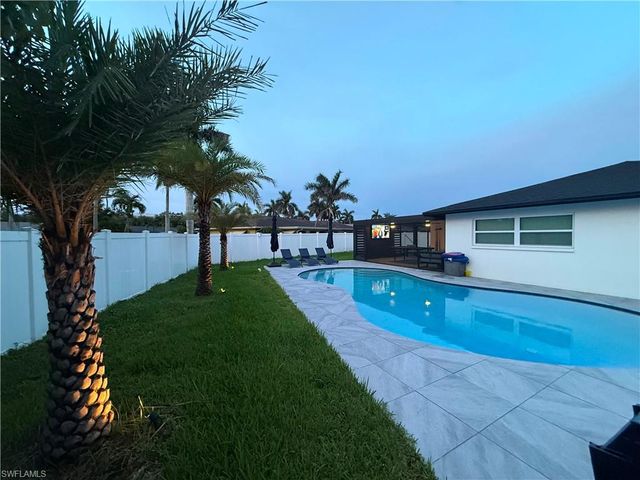 1475 N Larkwood SQ, Fort Myers, FL 33919