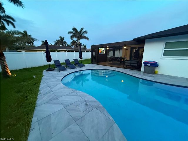 1475 N Larkwood SQ, Fort Myers, FL 33919